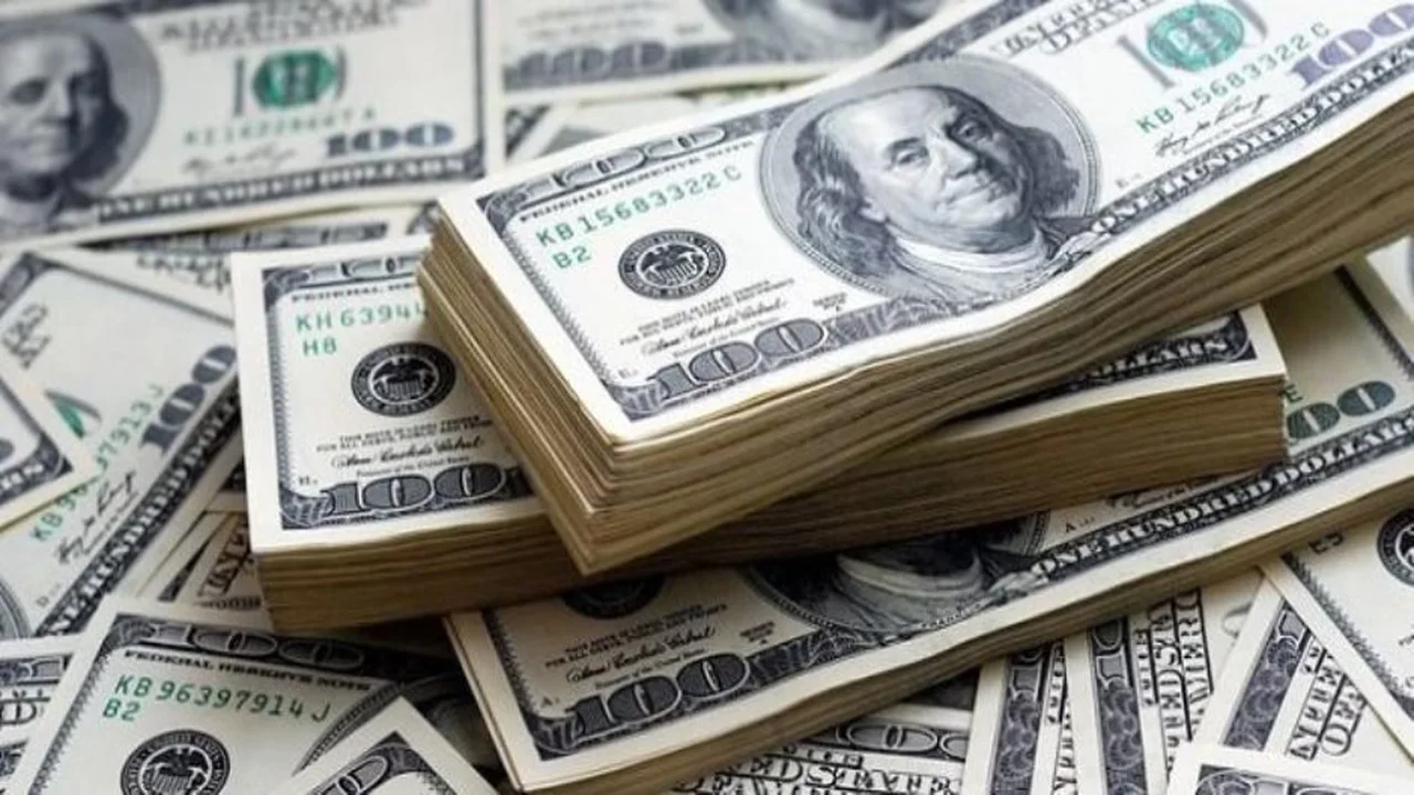 ارتفاع سعر الدولار أمام الجنيه في بداية التداولات الصباحية